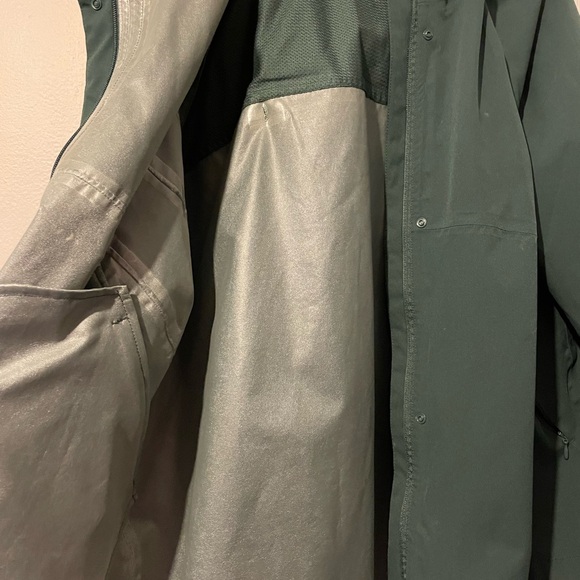 Hyba green rain jacket. UGC. - Picture 6 of 6